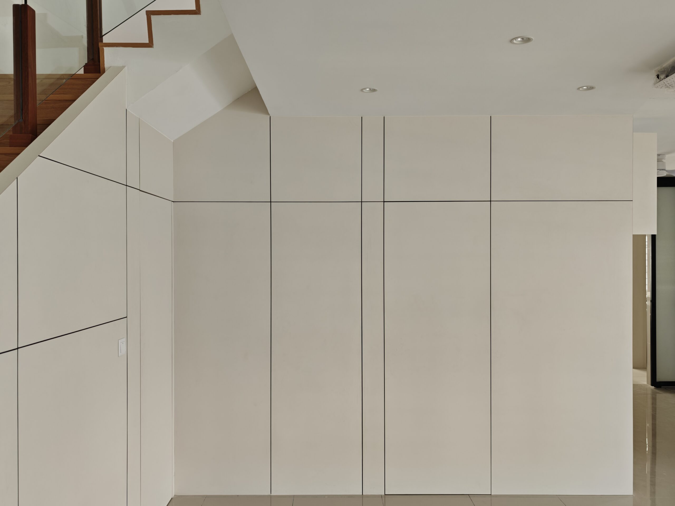 Custom Wardrobe vs Ready-Made Wardrobe: Which Is Better?
